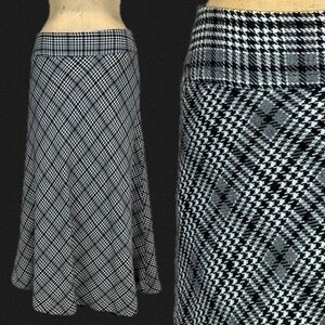 Tartan plaid skirt long maxi classic dark academia black white lined East 5th